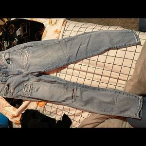 american eagle ripped light washed skinny jeans